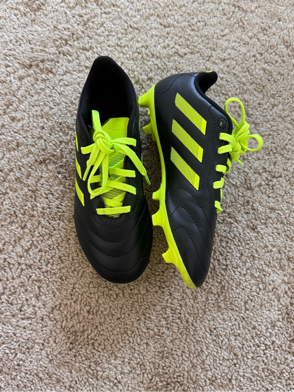 Adidas Kids Black & Neon Yellow Soccer Cleats size 2.5